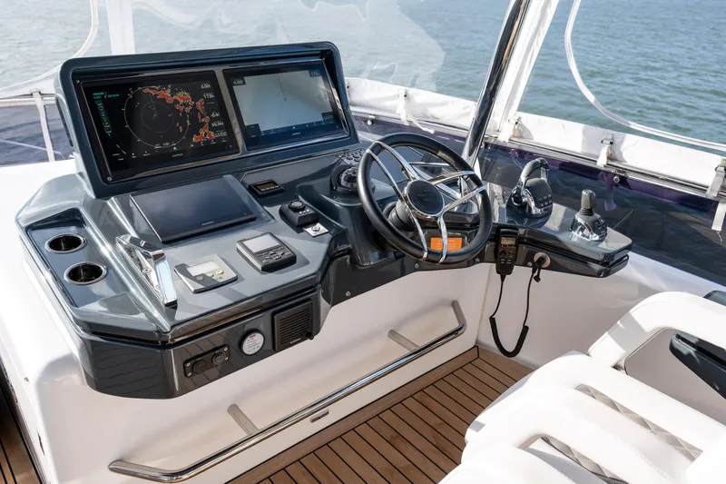 Vesper Lynd Yacht Photos Pics 