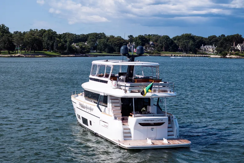 Vesper Lynd Yacht Photos Pics 