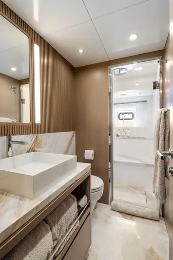 Vesper Lynd Yacht Photos Pics 