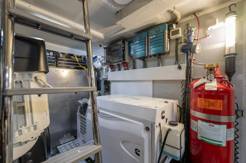 Vesper Lynd Yacht Photos Pics 