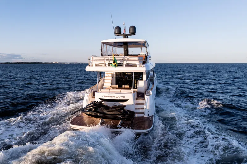 Vesper Lynd Yacht Photos Pics 