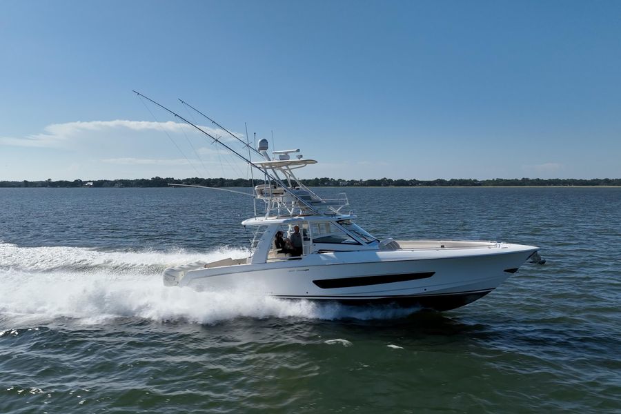 2018 Boston Whaler 420OR