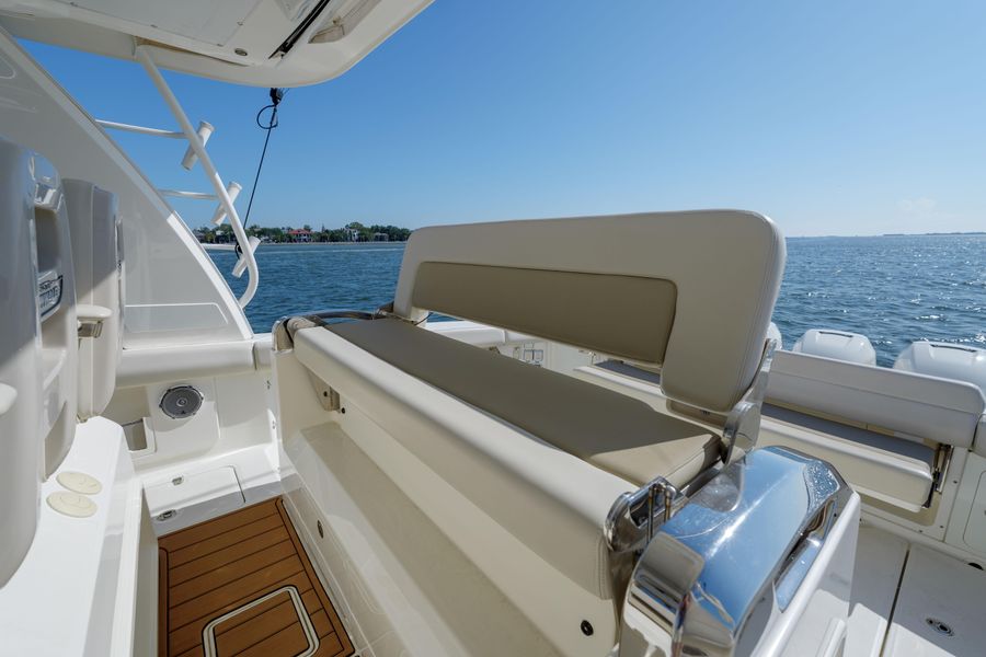 2018 Boston Whaler 420OR