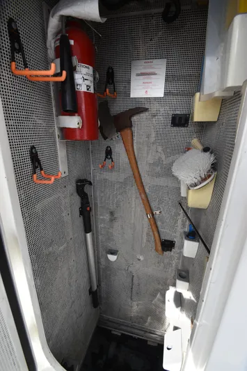 4 Umbrellas Yacht Photos Pics 