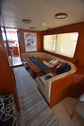 4 Umbrellas Yacht Photos Pics 