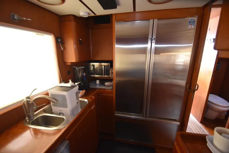 4 Umbrellas Yacht Photos Pics 