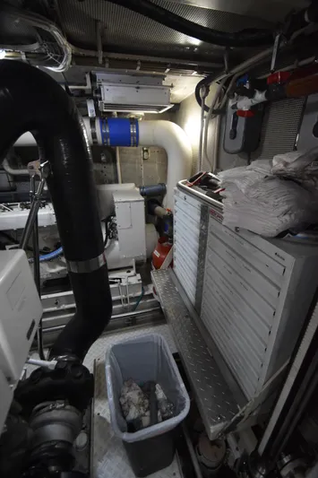 4 Umbrellas Yacht Photos Pics 