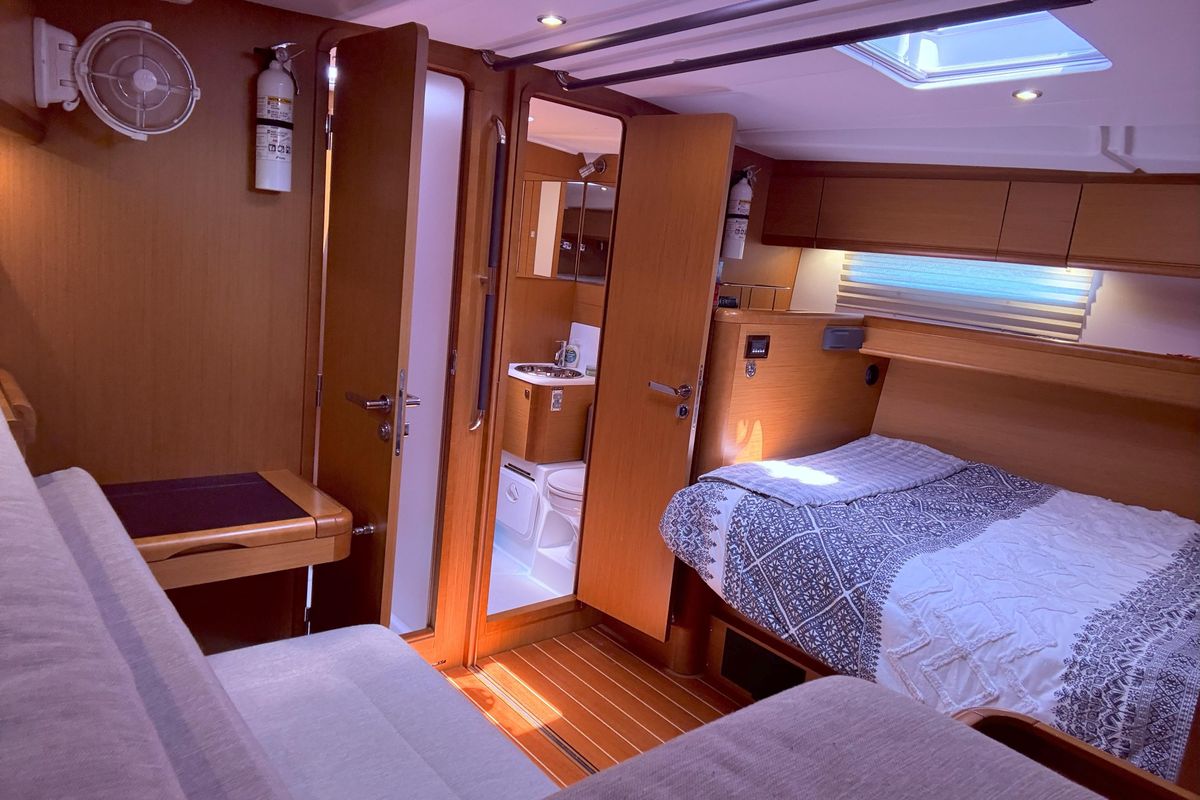 2012 Jeanneau 58 