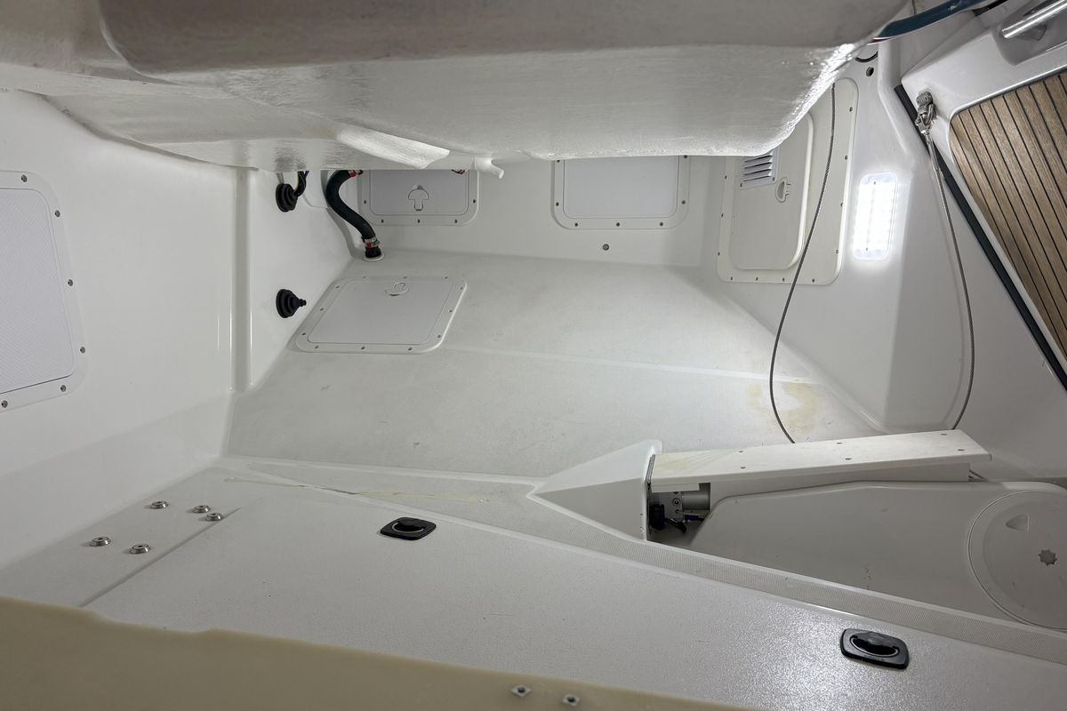 2012 Jeanneau 58 
