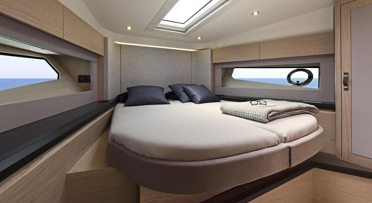 2022 Beneteau 53