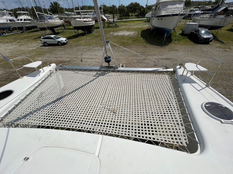 2002 Fountaine Pajot Belize 43