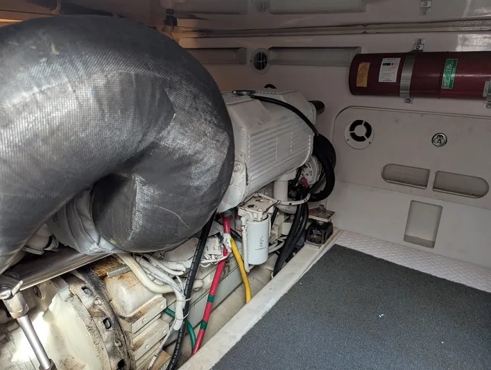 Joanna Yacht Photos Pics Tiara 3900 Conv. engine details