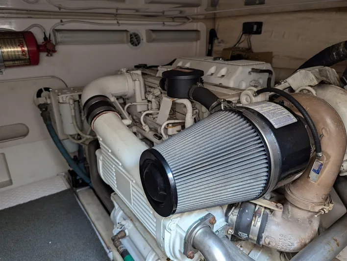 Joanna Yacht Photos Pics Tiara 3900 Conv. engine detail