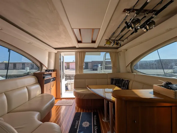 Joanna Yacht Photos Pics Tiara 3900 Conv. salon to aft