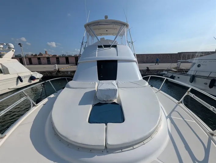 Joanna Yacht Photos Pics Tiara 3900 Conv. bow deck