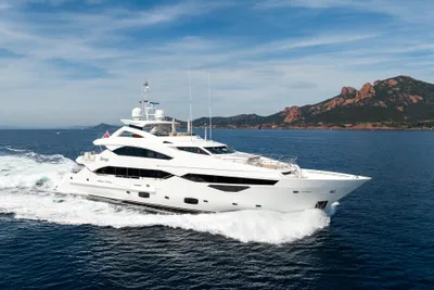 Sunseeker 131 Yacht