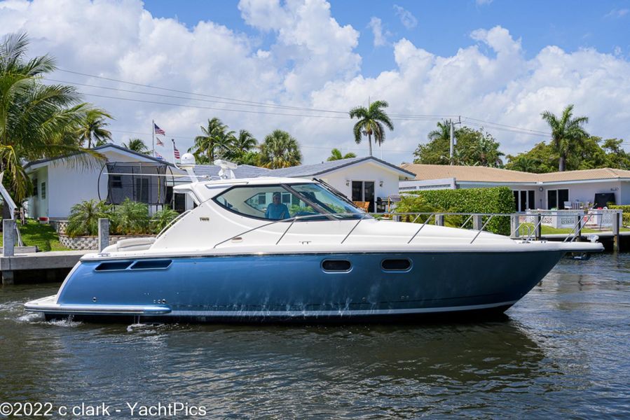 2013 Tiara Yachts 3900 Sovran