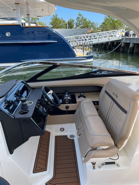 2017 Sea Ray 310 SLX