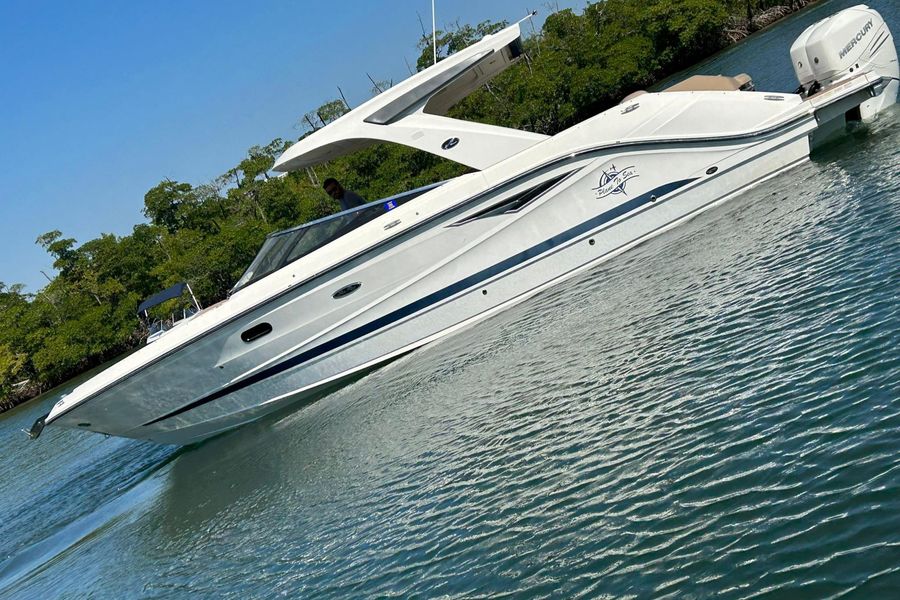 2017 Sea Ray 310 SLX
