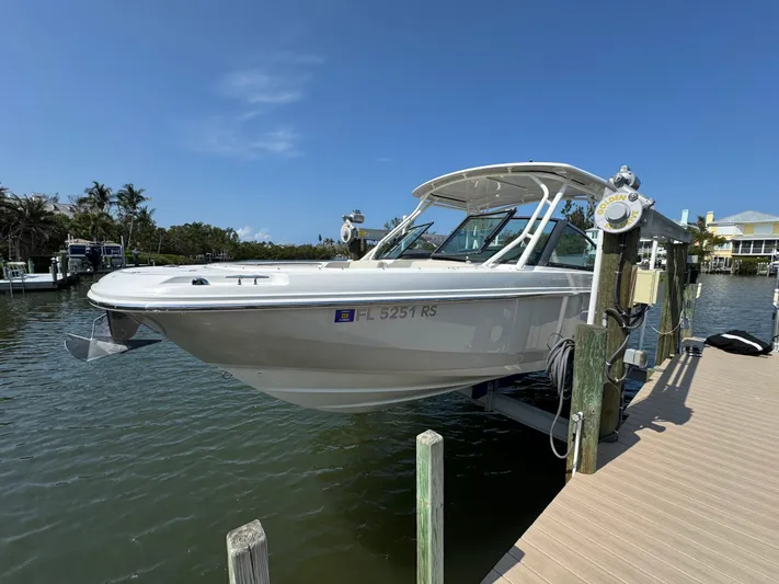 Kona II Yacht Photos Pics 