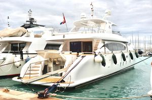 2011 Maiora 27