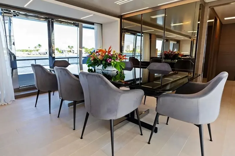 Tito El Patron Yacht Photos Pics TITO EL PATRON 121'6"/37.Custom Line Navetta 37  Dining