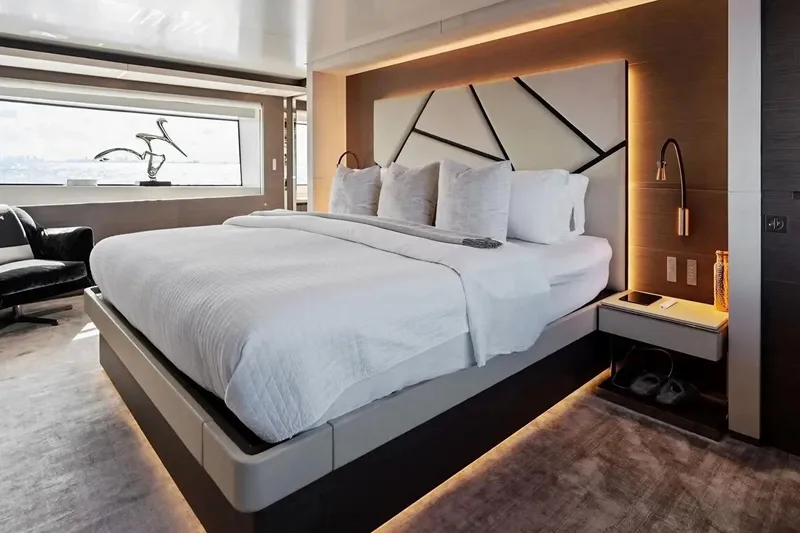 Tito El Patron Yacht Photos Pics TITO EL PATRON 121'6"/37.Custom Line Navetta 37  Master Stateroom