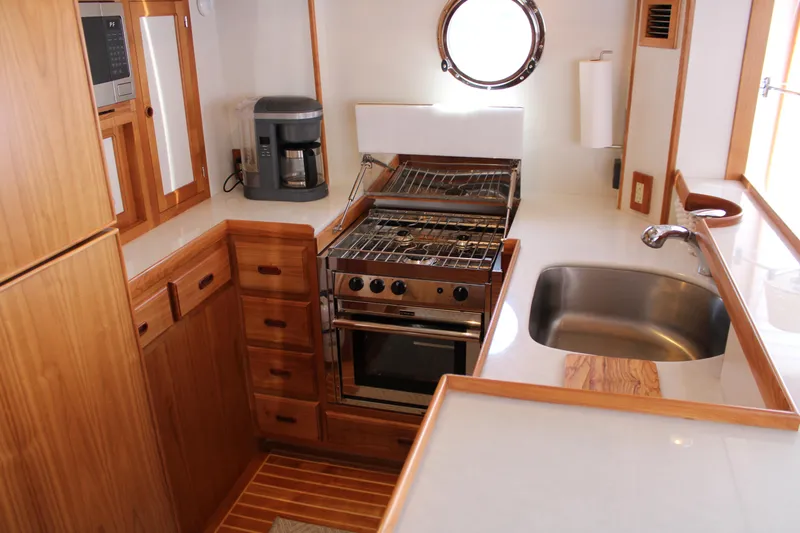 Dogfish Yacht Photos Pics 