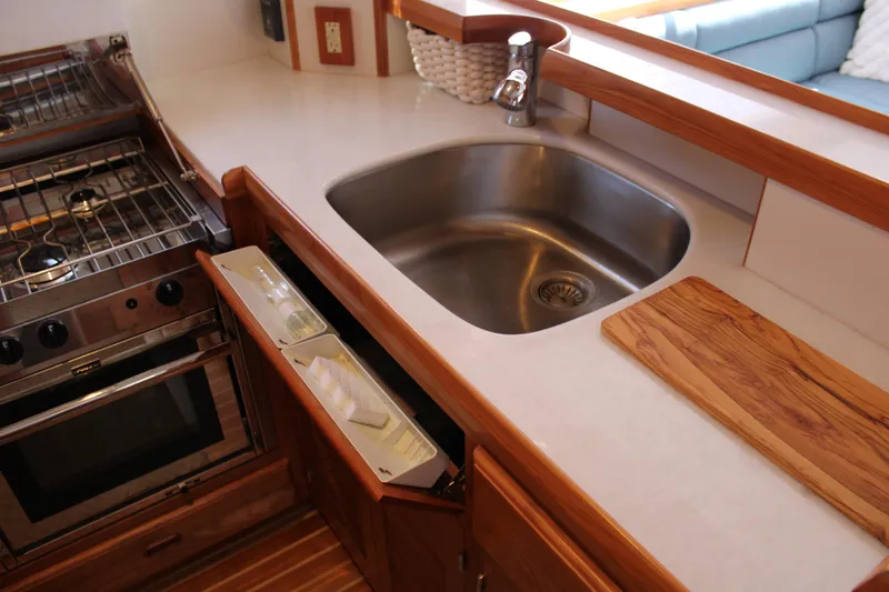 Dogfish Yacht Photos Pics 