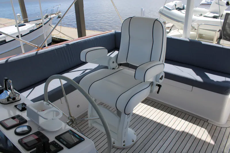 Dogfish Yacht Photos Pics 