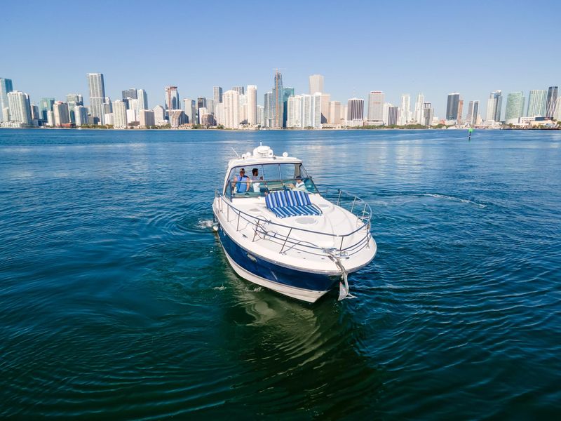 2008 Monterey 400 Sport Yacht