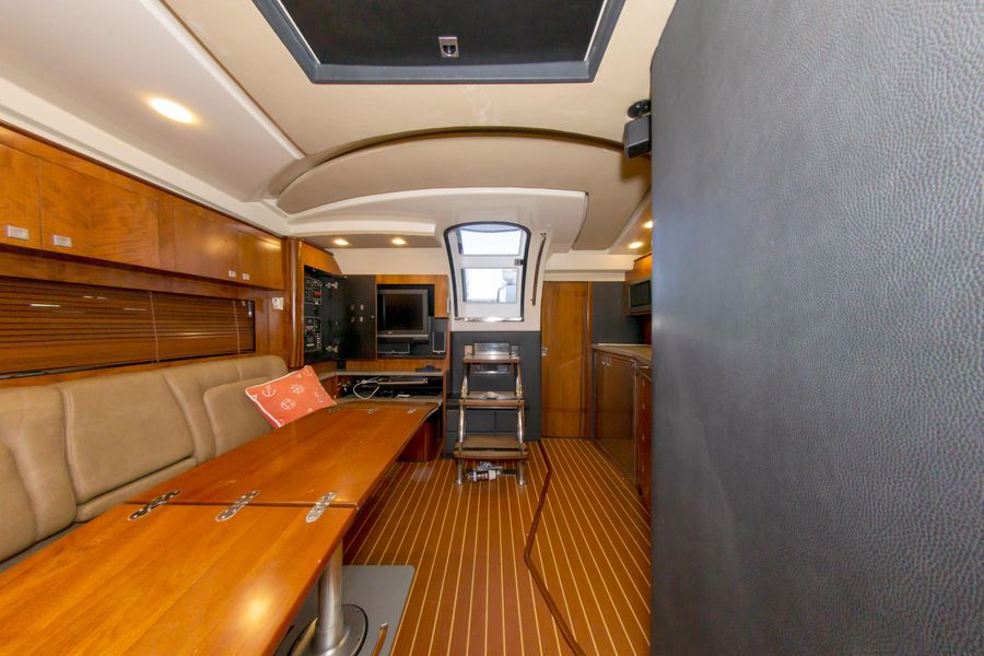 2008 Monterey 400 Sport Yacht