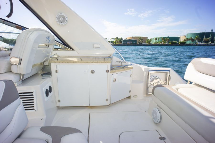 2008 Monterey 400 Sport Yacht