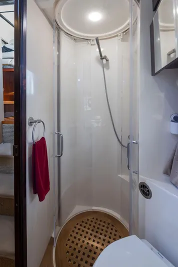 You Betcha Yacht Photos Pics Shower area in 2016 Sea Ray 400 Sundancer yacht, featuring modern design and amenities.