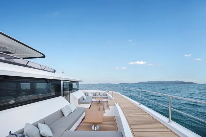 Seaview 75 Yacht Photos Pics Luxurious Heysea Seaview 75 yacht deck, 2026 model, with ocean view and elegant seating.