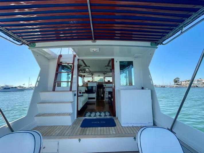 Huck Fin Yacht Photos Pics 