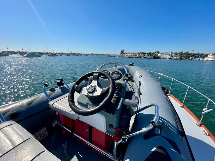 Huck Fin Yacht Photos Pics 