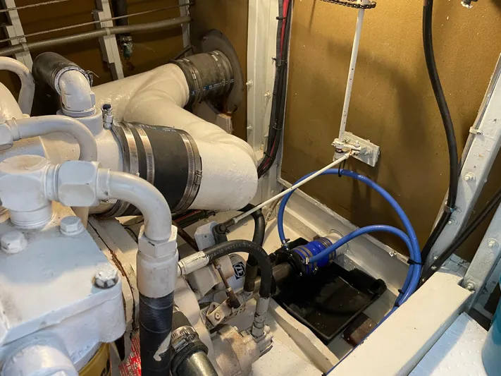 Huck Fin Yacht Photos Pics 