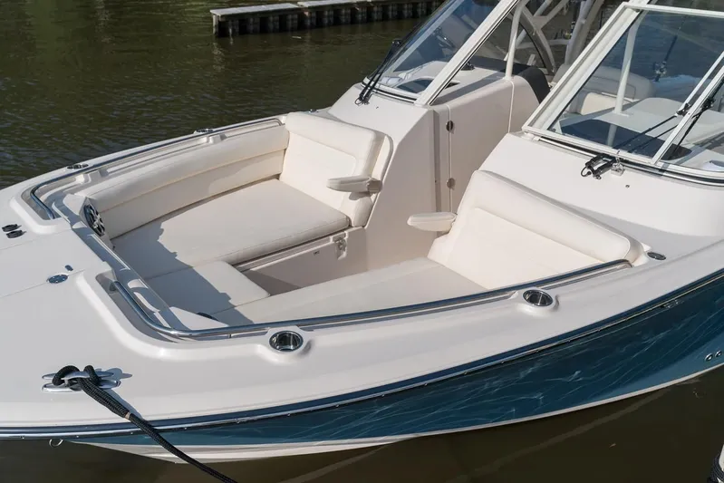  Yacht Photos Pics 2018 Grady-White Freedom 325 boat with comfortable seating arrangement.