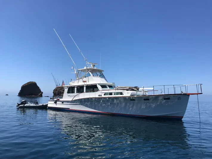 Huck Fin Yacht Photos Pics 