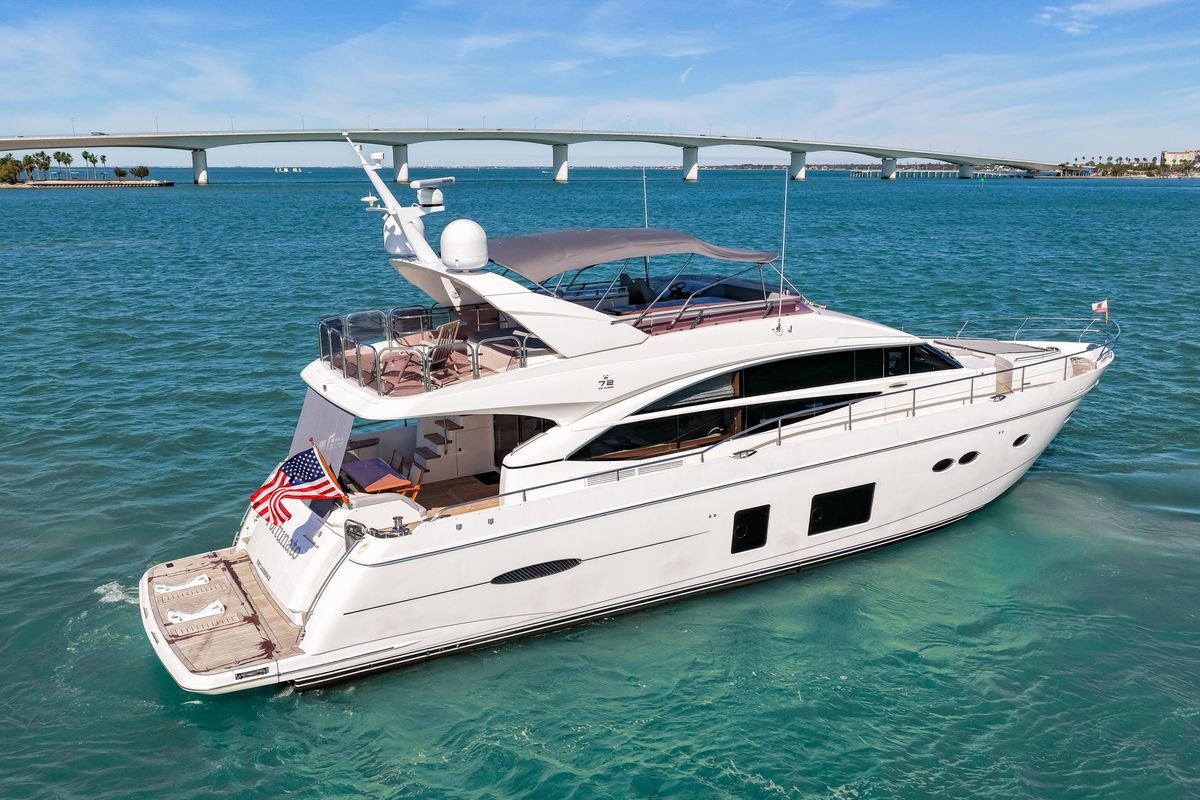 2014 Princess 72 