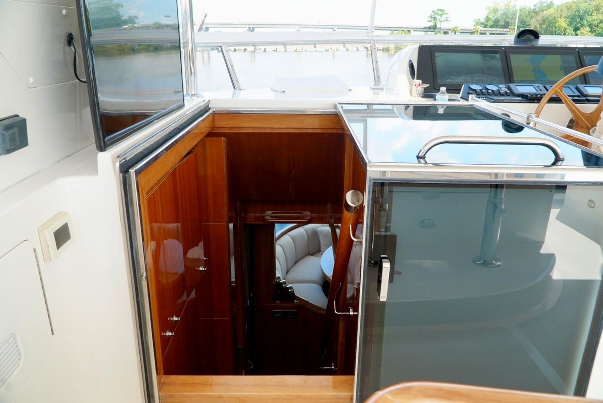 2008 Ocean Alexander 74 
