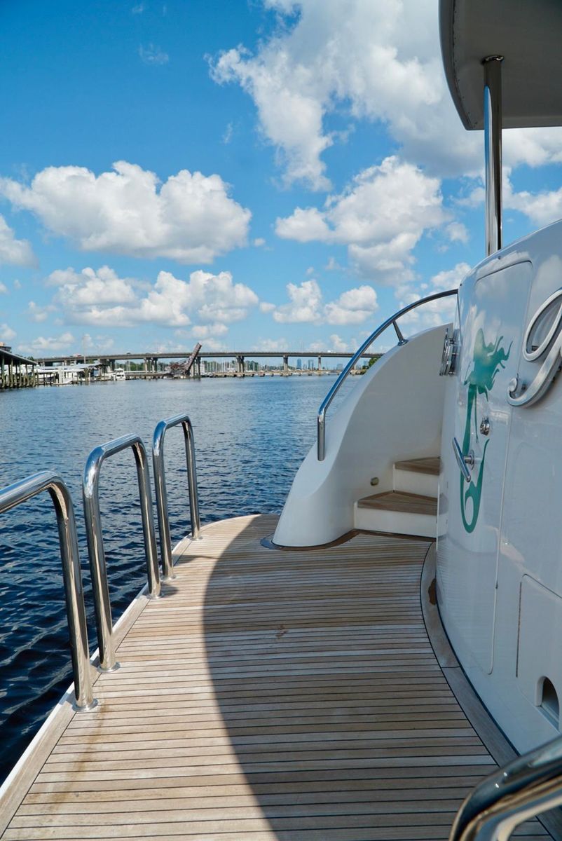 2008 Ocean Alexander 74 