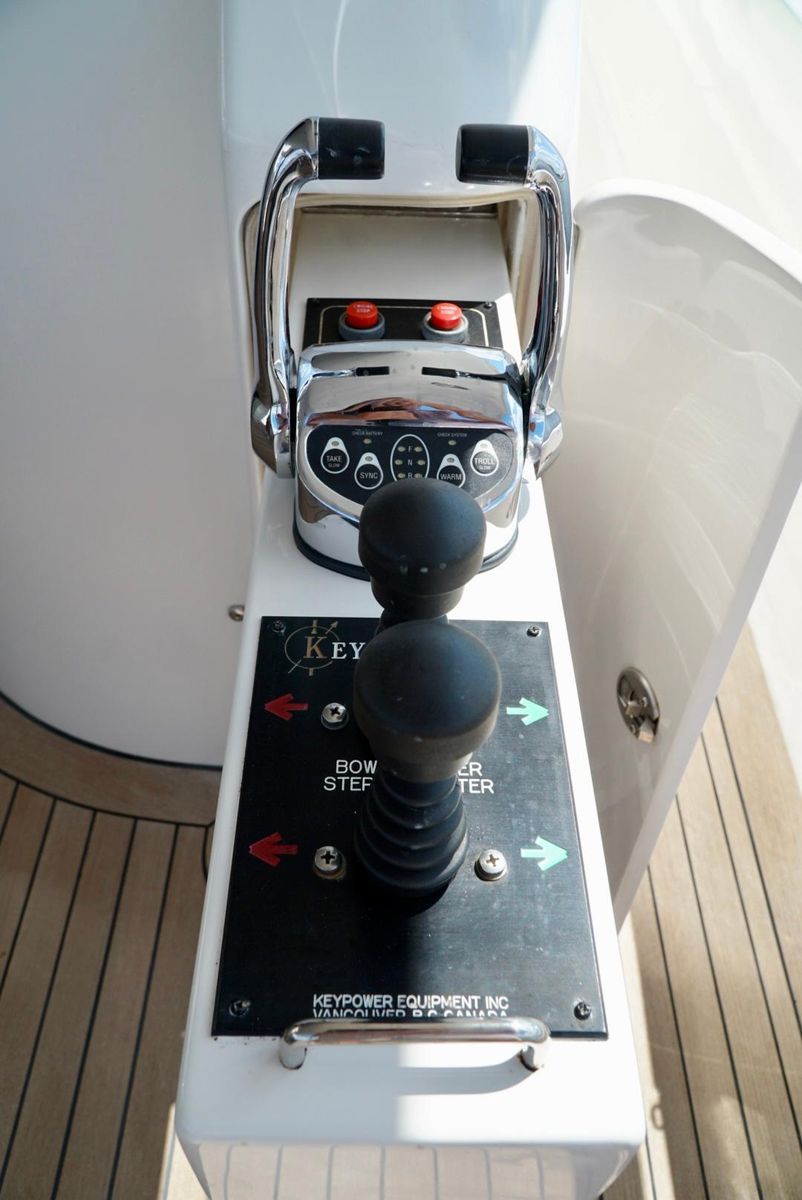 2008 Ocean Alexander 74 