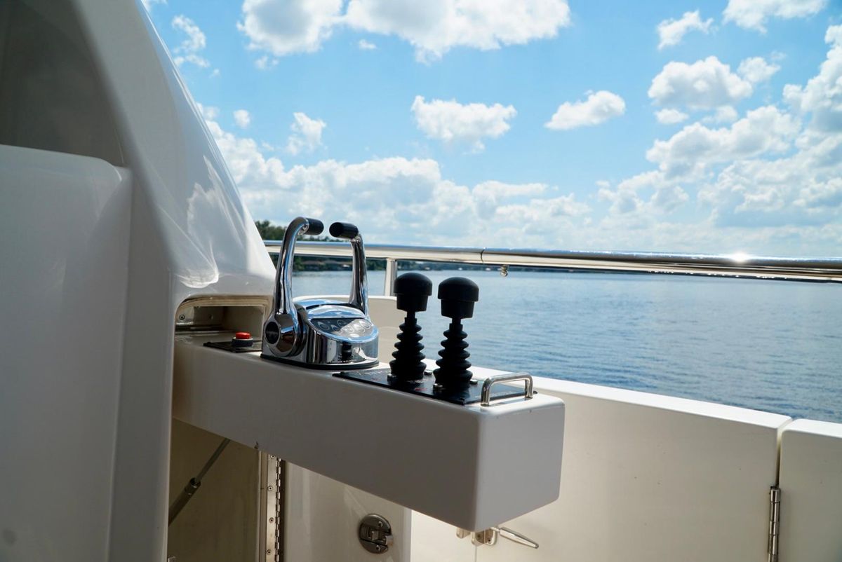 2008 Ocean Alexander 74 