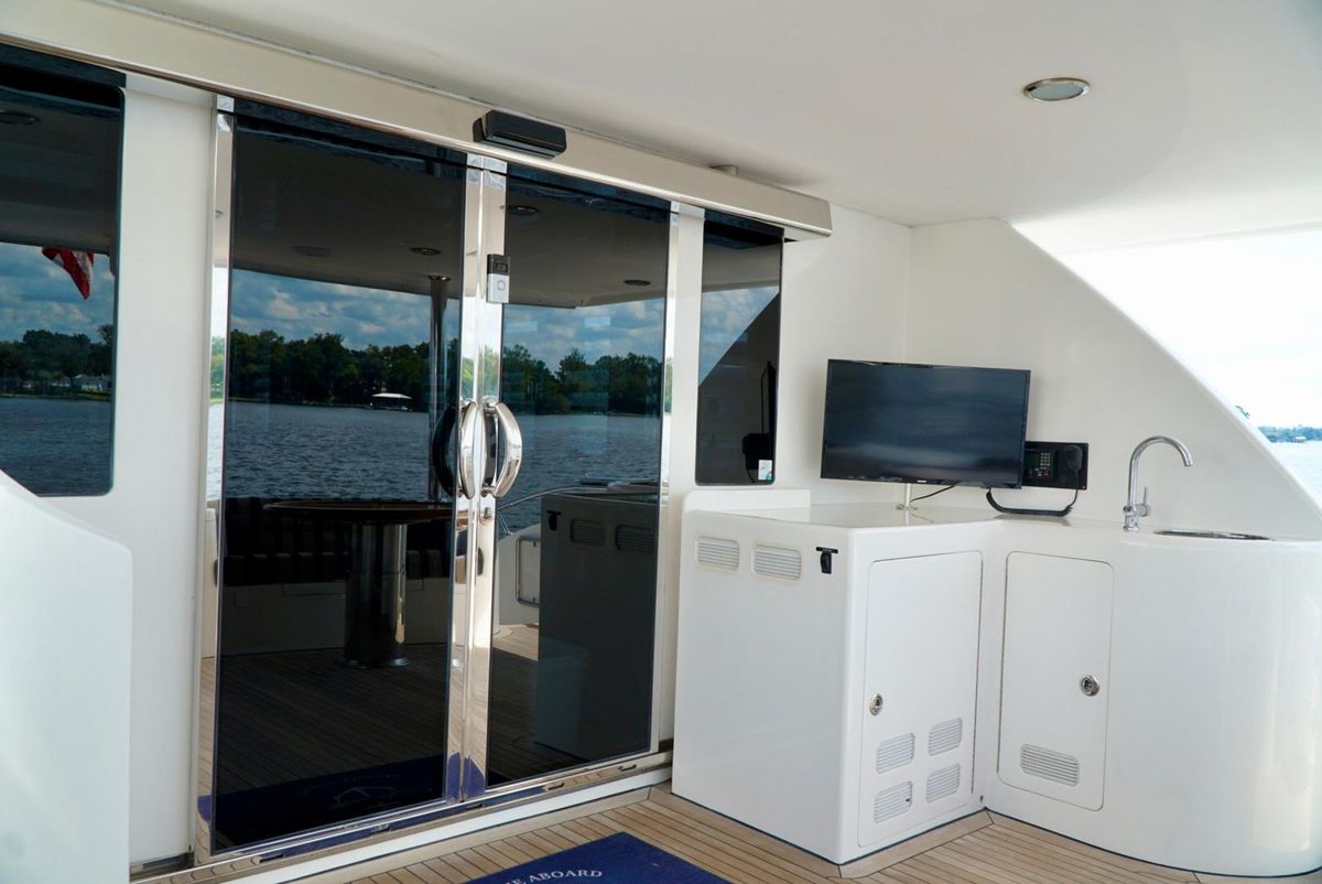 2008 Ocean Alexander 74 