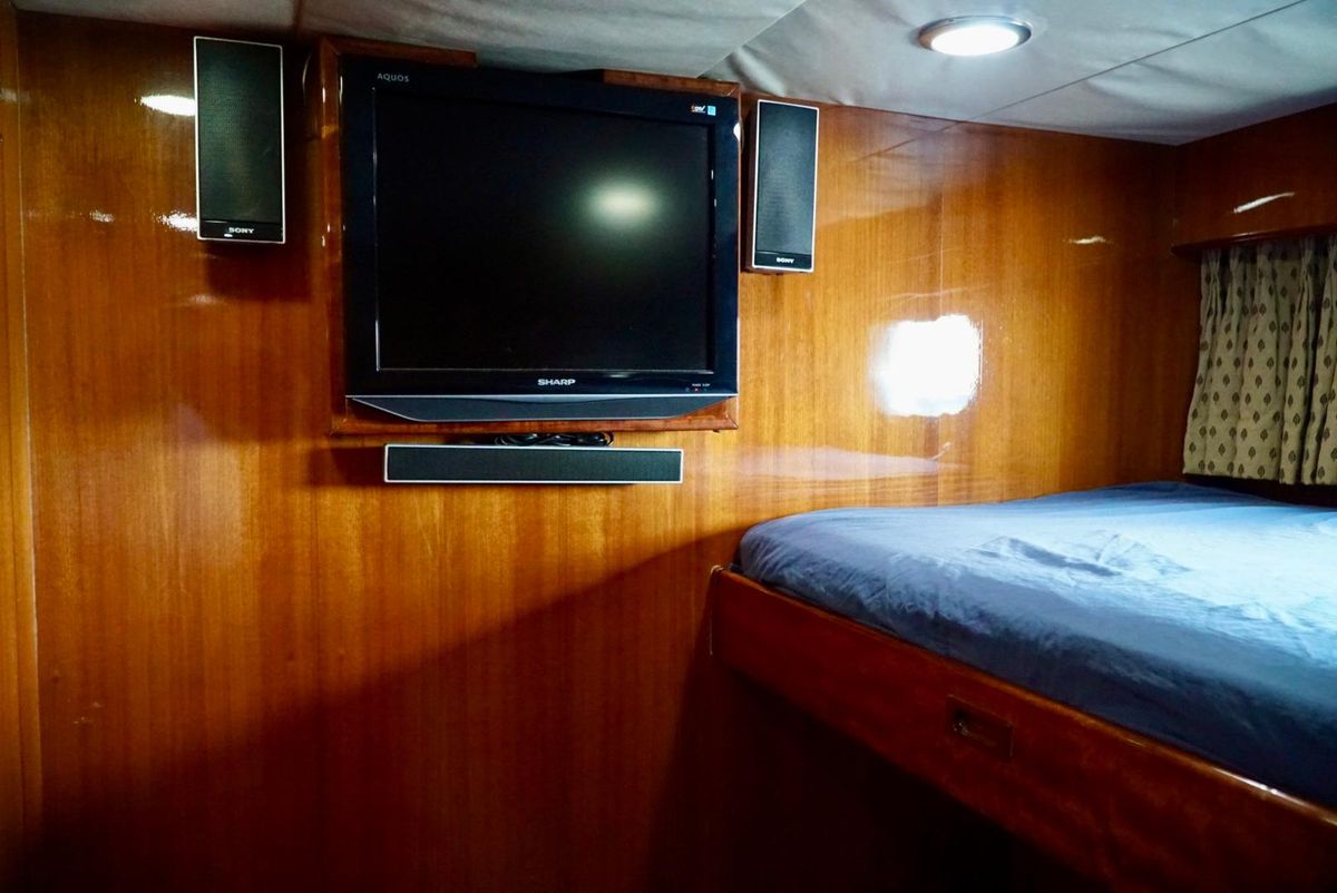 2008 Ocean Alexander 74 