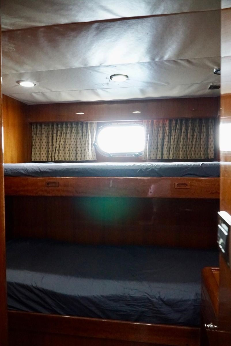 2008 Ocean Alexander 74 