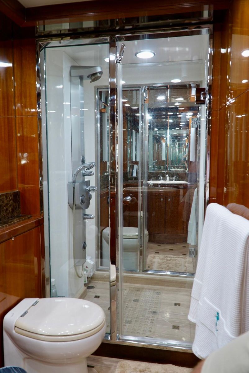 2008 Ocean Alexander 74 