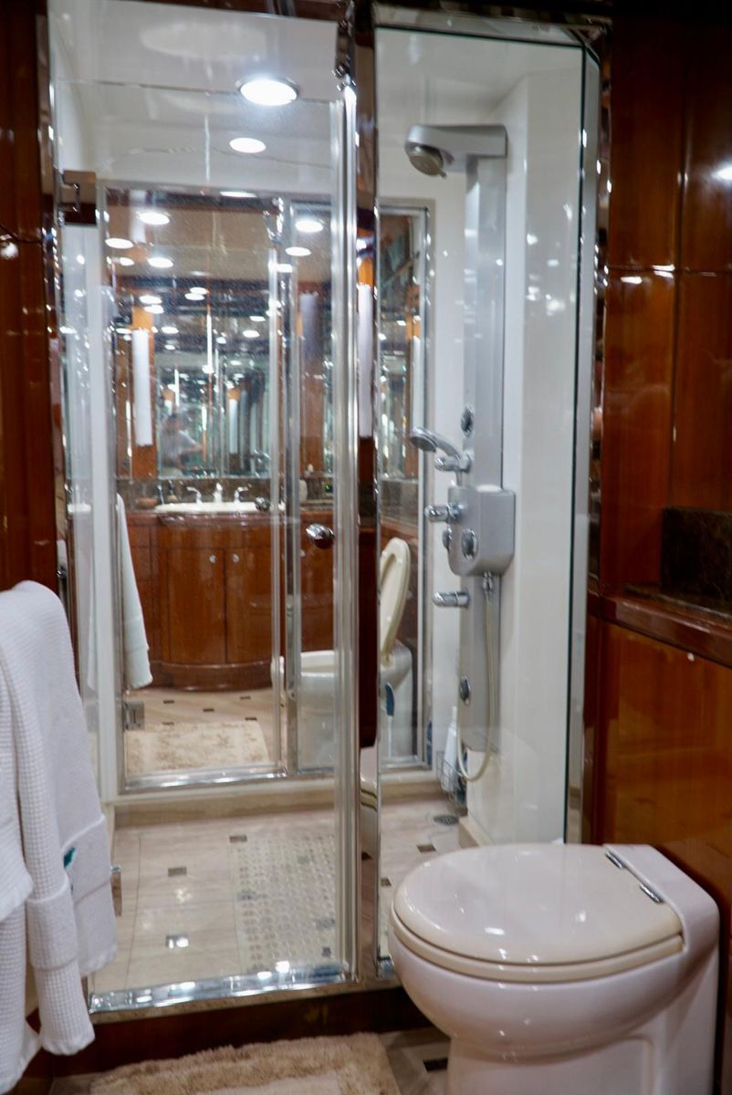 2008 Ocean Alexander 74 